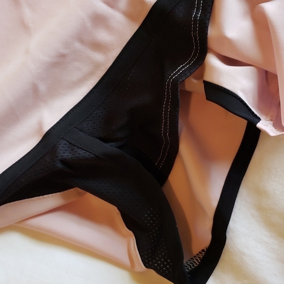 Under Armour Fly By 2.0 Running Shorts Retro Pink Black - Size XL - Picture 4 of 10